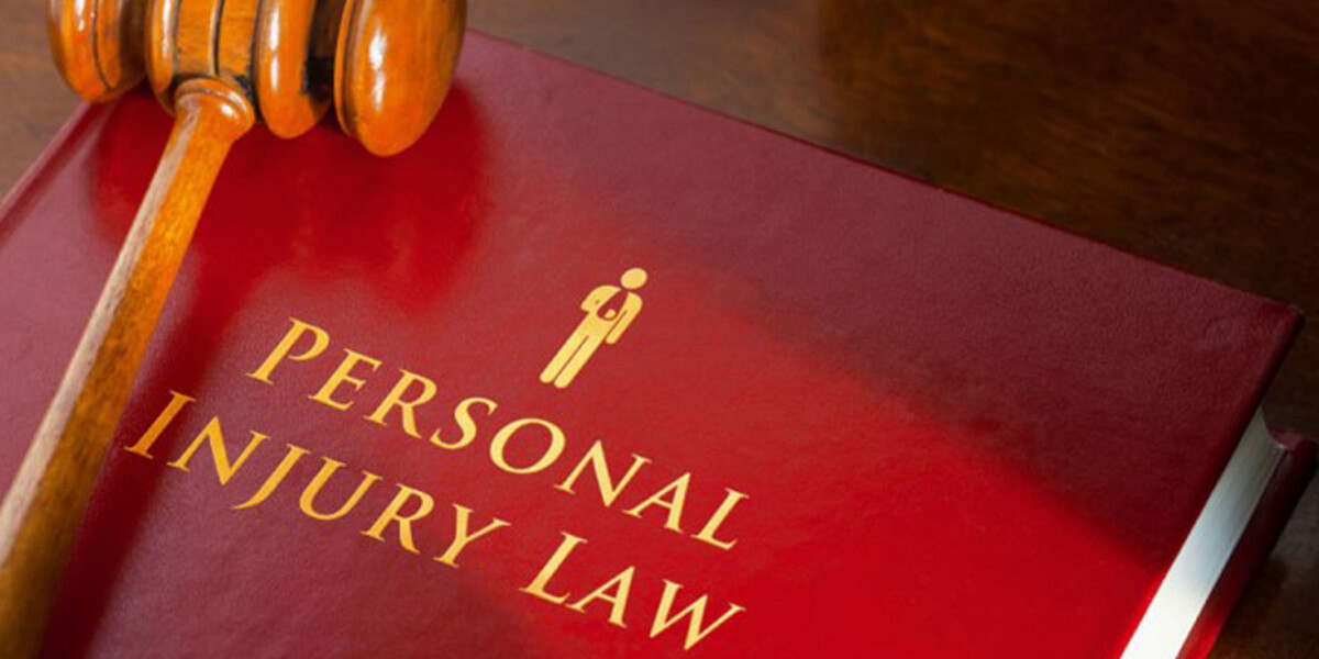 THINGS TO CONSIDER WHEN HIRING A PERSONAL INJURY LAWYER